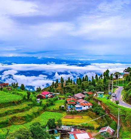 Darjeeling tour package from Siliguri — Tiger Hill and Kanchenjunga views